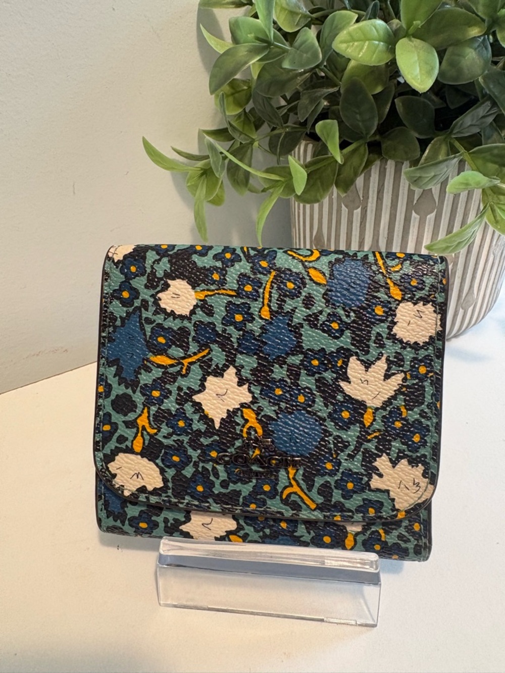 Coach Yankee Floral Print Wallet (Rehab)
